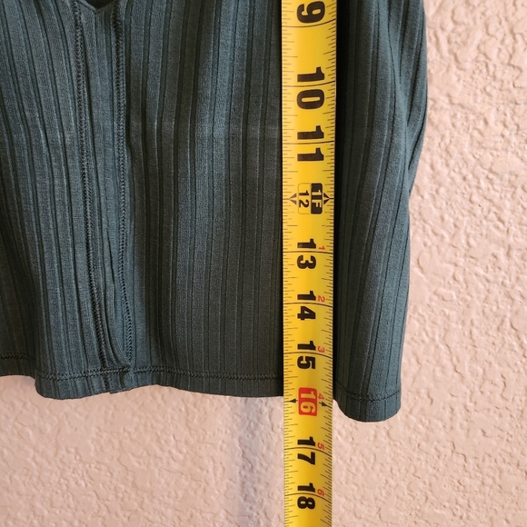 Aerie Green Strappy Women's Crop Top. Shelf Bra Size SP - Picture 4 of 8